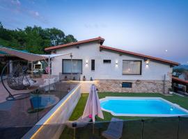 Casa vacacional San Miguel, hotel com piscinas em Maside