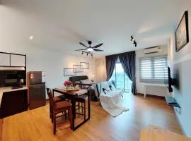 Symphony 14 Spacious Studio w Wi-Fi Netflix