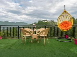 Exotic Stays I The Mountains Vibes I Food & Free Parking Available I Family Events Allowed I Kasauli, hotel en Kasauli