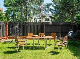 Spa & Grill Family Villa - No Parties Allowed, hotel di Warsaw