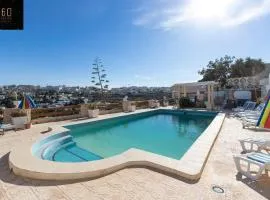 Huge Villa with Pool, BBQ and Spectacular Views by 360 Estates