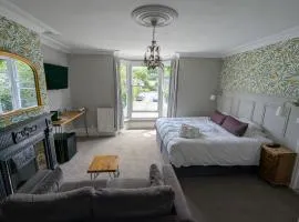 Four Seasons Guesthouse