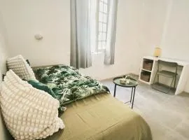 Studio avec clim et wifi au centre d'Aix 1er étage