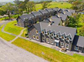 Dingle Courtyard Holiday Homes 3 Bed Sleeps 6, готель у місті Дінгл