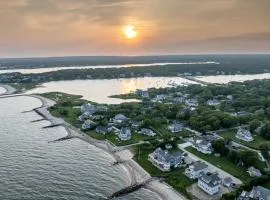 Stay 1 Block from Ocean at 7-Bed Retreat with Yard, Deck and Game Room, Host Up to 22 Across 16 Beds, Gas Fireplace, Gas Grill, Ample Parking, Walk to Menauhant Beach, Perfect for Family Getaway, 24 Hr Hospitality