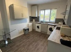 2Bed Contractor & Family Stay Kingswinford DY6