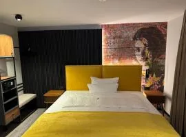 REINHARDTs HOTEL