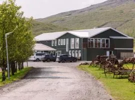 Farmhotel Efstidalur