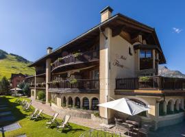 Hotel Flora, khách sạn có hồ bơi ở Livigno