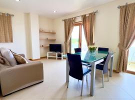 Viva Onda Baleal Surfing & Beach, hotelli kohteessa Ferrel