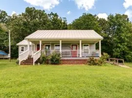 7 Mi to Ole Miss Quiet Rural Retreat with Yard!