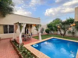 Villa Elysia Marrakech, Piscine sans vis à vis