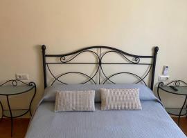 Pensi&oacute;n Dani, vandrehjem i Casinos