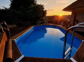 Maison climatisée au calme proche des commerces, Hotel in Baume-les-Dames