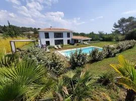 Contemporary air-conditioned villa near Cannes 10 people with swiming pool and big garden