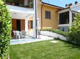 N305 - Numana, comodo trilocale con giardino