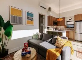 Chic Casita w BBQ, Patio, Backyard - 4 min to SDSU, 15 mins to beach, Unit B