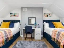 Spacious 6BR London Home Sleeps 18 Near Tube