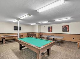 King Suite | 4 Guest | Great Views | Kitchenette, hotel in Brian Head