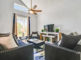 Modern 3-Bedroom Townhouse in Isla Del Sol