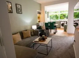 Modern apartment - sleeps 4