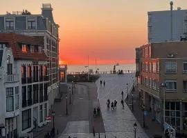Beachfront studio with sunset view