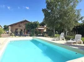 Belle maison Mas Grenier - 14 personnes - 11 lits - Piscine privée - Grand jardin - Jeux enfants - Parking gratuit sur place
