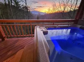 Cozy Log Cabin With Mountain Views, Hot Tub, And Game Room