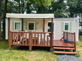 Camping Tohapi Coeur de Vendée, hotel in La Boissière-de-Montaigu