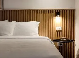 Novella Tagaytay Deluxe King 302 Pond View