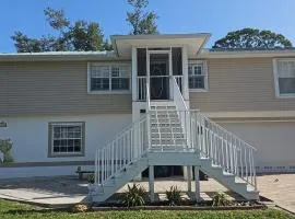 Coastal Escape 3-4 Min to Beach