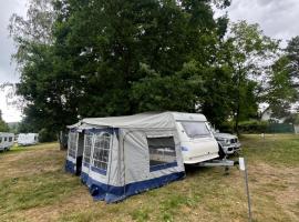 Karavan Ždáň, готель у місті Слапи