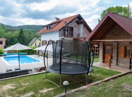 Awesome Home In Novo Zvecevo With Sauna, hotel in Novo Zvecevo