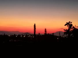 Sunset Haven Aegina, hi&scaron;nim ljubljenčkom prijazen hotel v mestu Kond&oacute;s