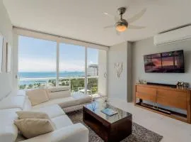 Palmera 3BDR Beachfront by Casa Paraiso