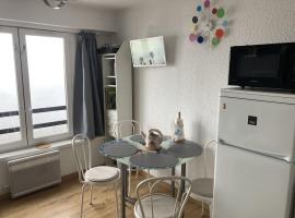 Studio pour 4 personnes , équipé , parking privé, hôtel à Puy-Saint-Vincent