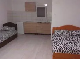 Apartmani Ana Sutomore