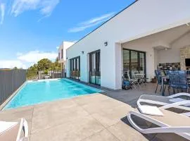 Awesome Home In Zaboric