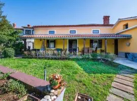 Amazing Home In Plomin With Wi-Fi