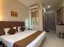 Sethi Grand Hotel, hotel dicht bij: Internationale luchthaven Chaudhary Charan Singh - LKO, Lucknow