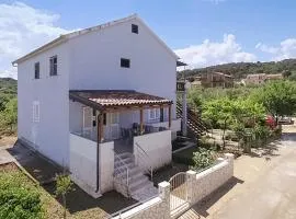 2 Bedroom Nice Apartment In Pasman