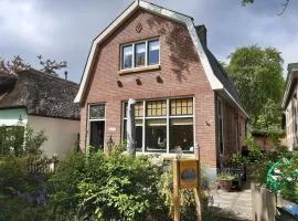 Lodge in Giethoorn with breakfast