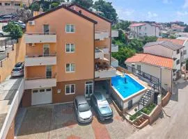 Cozy Apartment In Baska Voda With Wifi