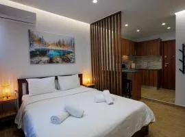 Holiday Stylish City-Center Studio