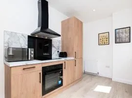 2 Bedroom House-Free Parking