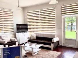 La Bocca Apartment - Airport, Parking, AC, Bidet, Coffee Machine, PS3