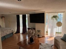 Private room in Lomas, Polanco, hotel a Cedro