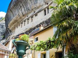 Maison troglodyte aux Eyzies Périgord, hotel a Les Eyzies-de-Tayac-Sireuil