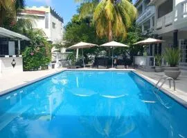 Bay Heights Escape Aparthotel