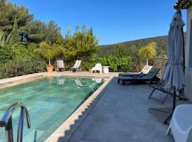 Loft dans cadre de verdure, hotel in Ceyreste